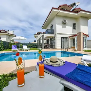 Buket - Calis Beach Holiday With Private Pool Fethiye